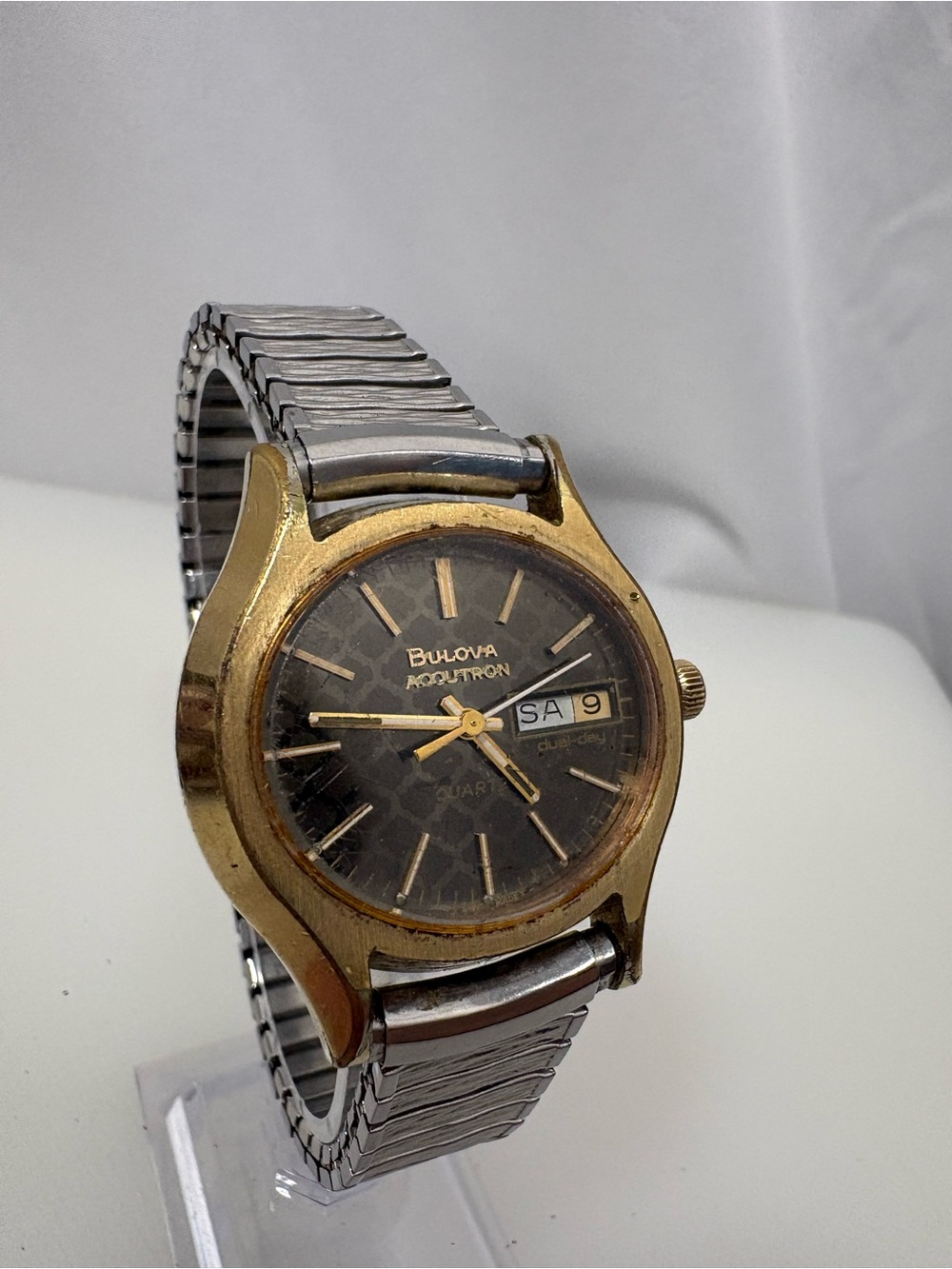 Vintage Mens Bulova Accutron Gold-Tone Watch with Black Dial and Silver Bracelet